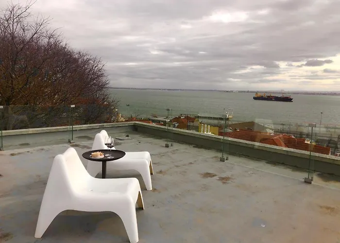 아파트 Charming In Alfama With River View! *