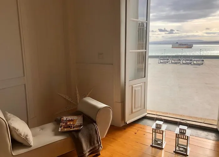 Charming In Alfama With River View! 아파트