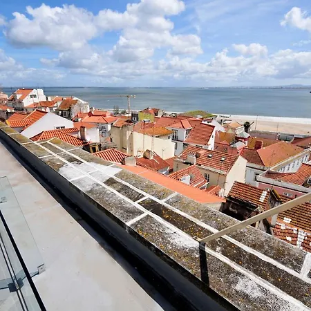 Appartamento Charming In Alfama With River View! Lisbona