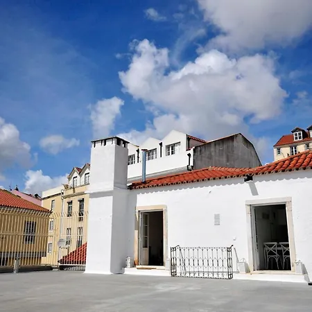 Charming In Alfama With River View! Lisboa