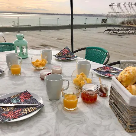 Charming In Alfama With River View! 리스본