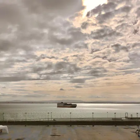 Charming In Alfama With River View! * 리스본